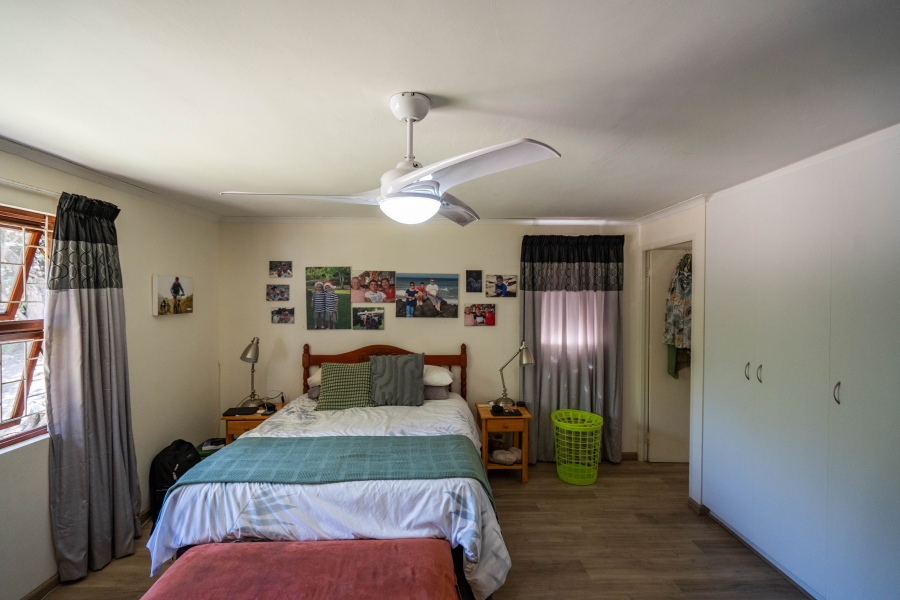 5 Bedroom Property for Sale in Seafield Eastern Cape